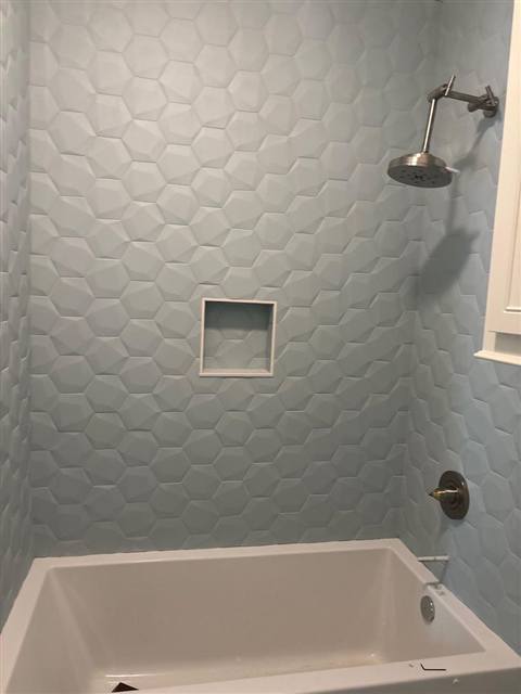 3D hexagon tub surround